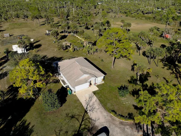 $615,000 | 2625 40th Avenue Southeast, Naples, FL 34117