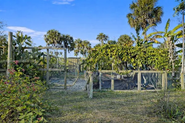 $615,000 | 2625 40th Avenue Southeast, Naples, FL 34117