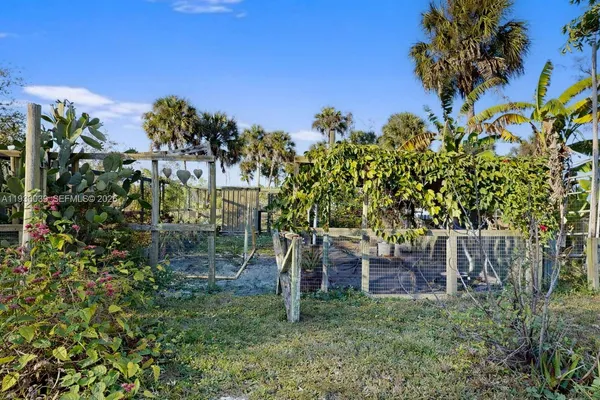 $615,000 | 2625 40th Avenue Southeast, Naples, FL 34117