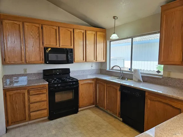 $439,000 | 2454 East Atlantic Avenue, Fairfield, CA 94533