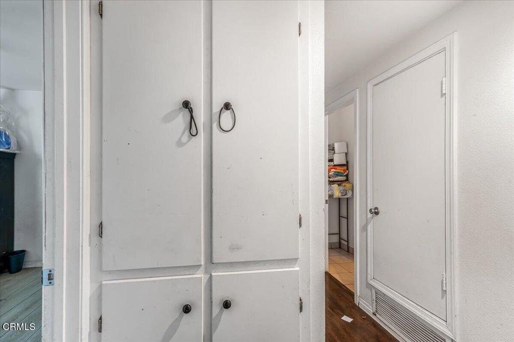 970 Laurel Street West Oxnard, CA 93033 - Photo 19 of 40 a bathroom with a glass shower door
