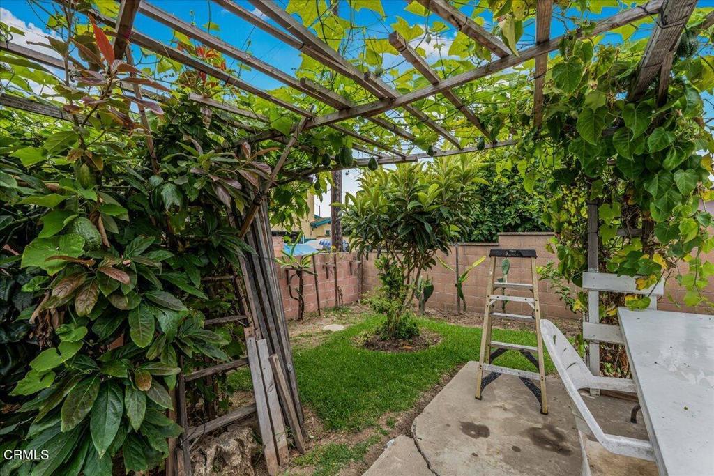 970 Laurel Street West Oxnard, CA 93033 - Photo 37 of 40 a view of yard with patio