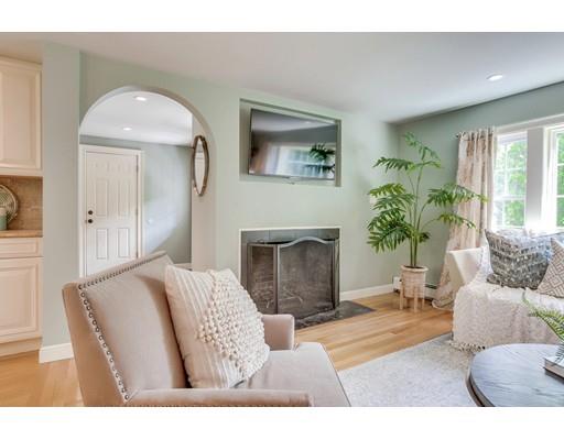 6 New Meadow Road Lynnfield, MA 01940 - Photo 8 of 30 Gallery Image 8
