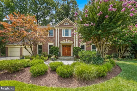 $1,499,900 | 10904 Roundtable Court, North Bethesda, MD 20852