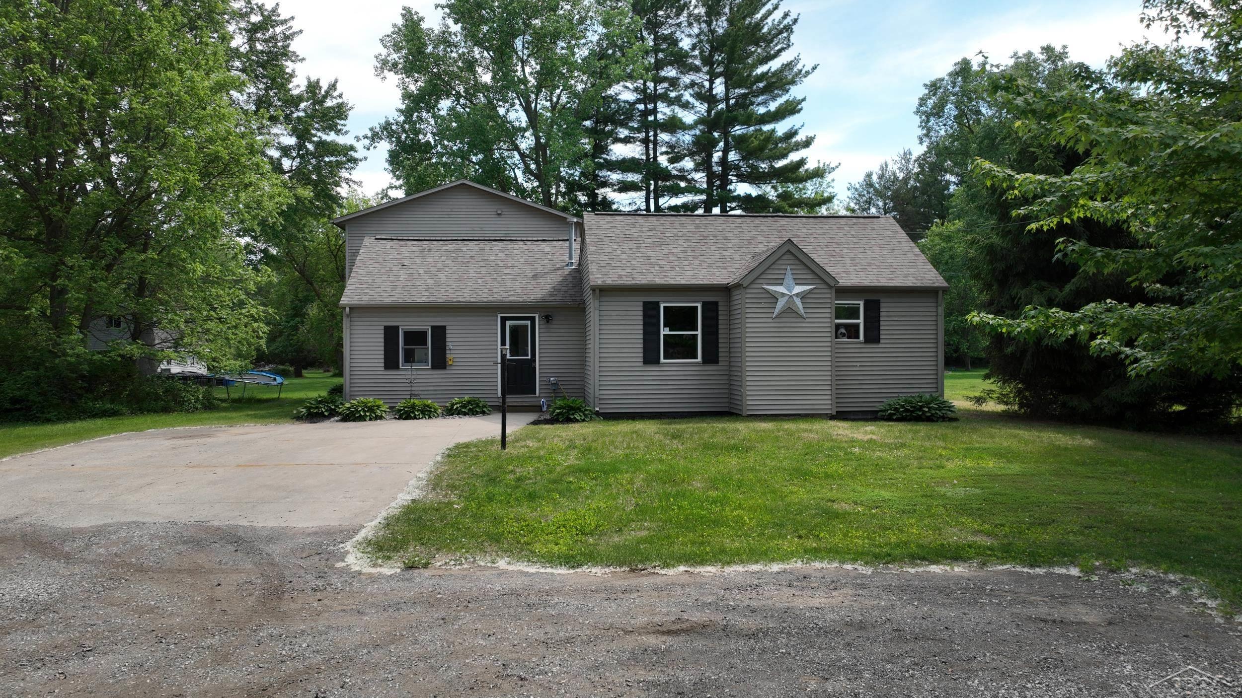 22359 Gratiot Road Merrill, MI 48637 - Photo 1 of 34
