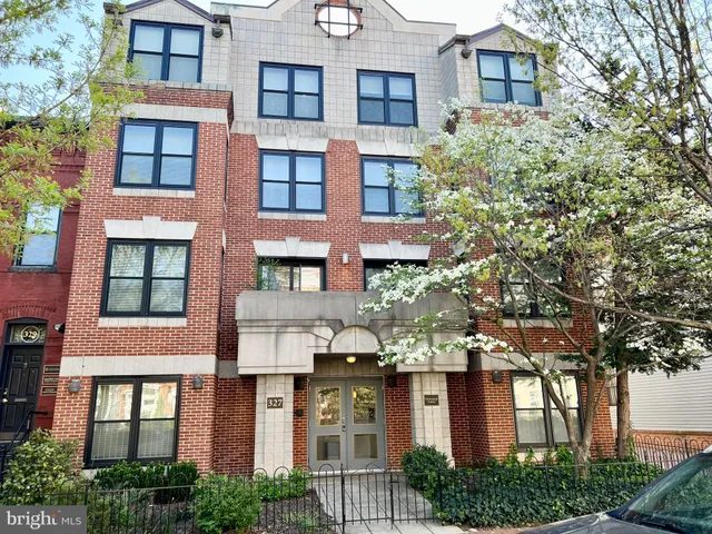$2,950 | 327-329 8th Street Northeast, Unit 3, Washington, DC 20002