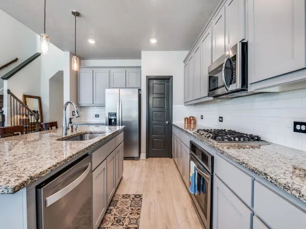 $479,500 | 1232 Rushmore Drive, Burleson, TX 76028