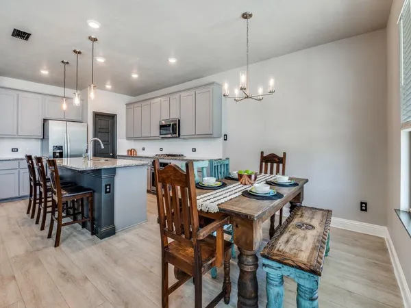 $479,500 | 1232 Rushmore Drive, Burleson, TX 76028