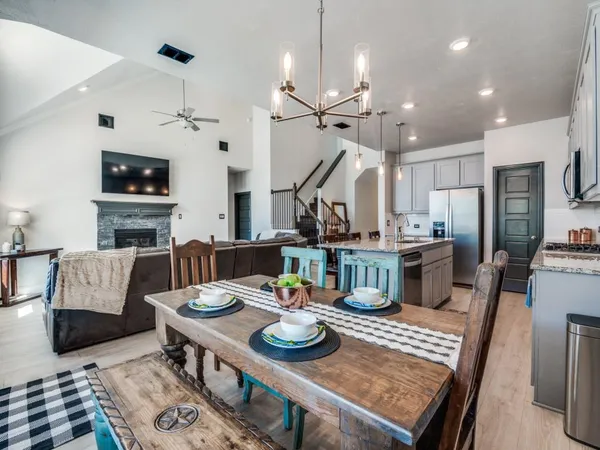 $479,500 | 1232 Rushmore Drive, Burleson, TX 76028
