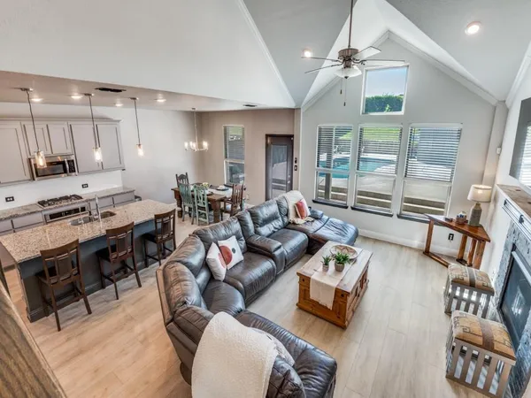 $479,500 | 1232 Rushmore Drive, Burleson, TX 76028