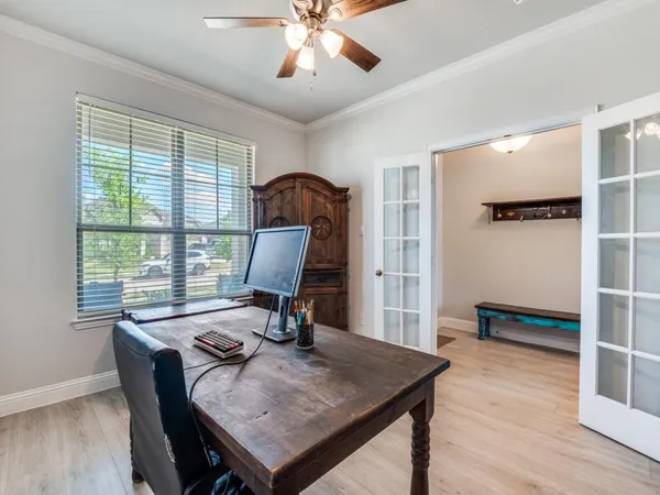 $479,500 | 1232 Rushmore Drive, Burleson, TX 76028