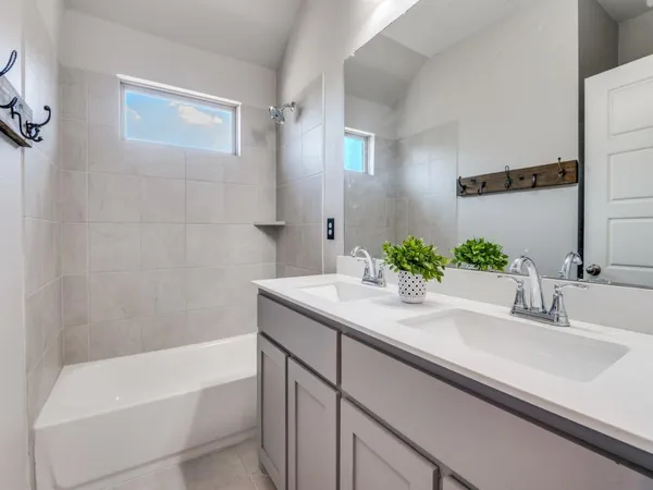 $479,500 | 1232 Rushmore Drive, Burleson, TX 76028