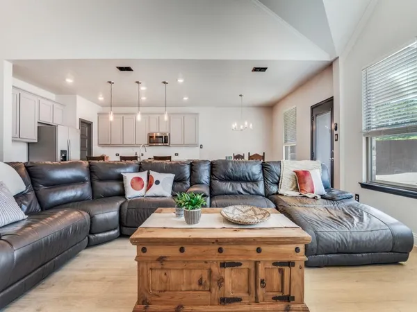 $479,500 | 1232 Rushmore Drive, Burleson, TX 76028