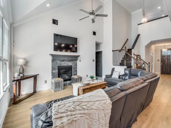 $479,500 | 1232 Rushmore Drive, Burleson, TX 76028