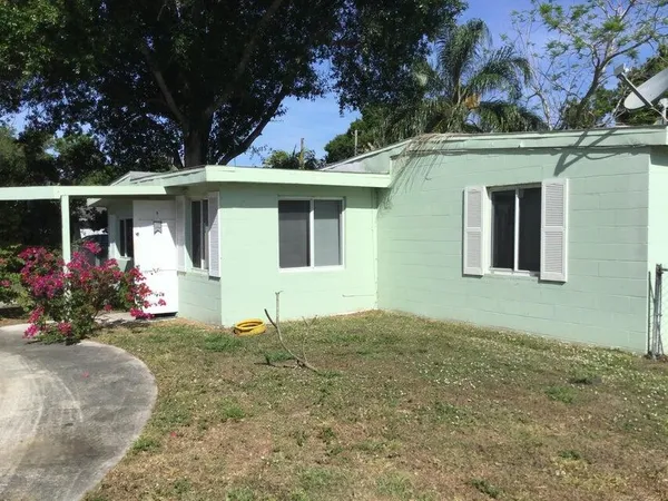 $1,995 | 364 Johnston Street, Fort Pierce, FL 34982