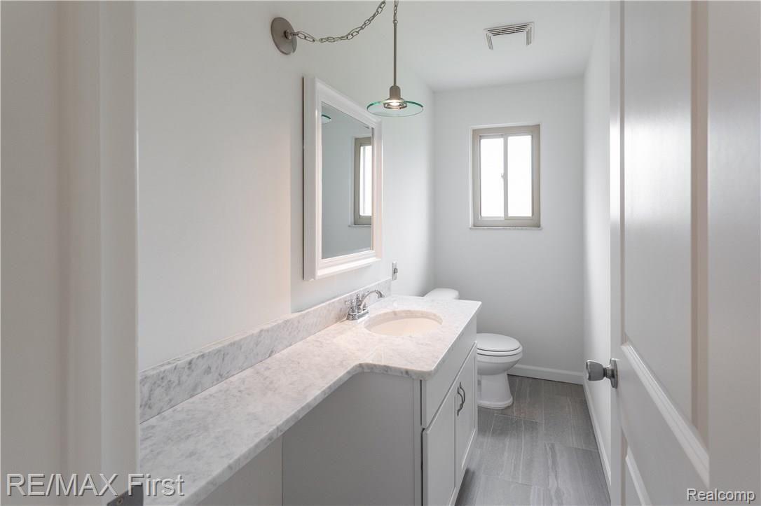 676 Canterbury Road Grosse Pointe, MI 48236 - Photo 18 of 34 A53I9771 (1).jpg