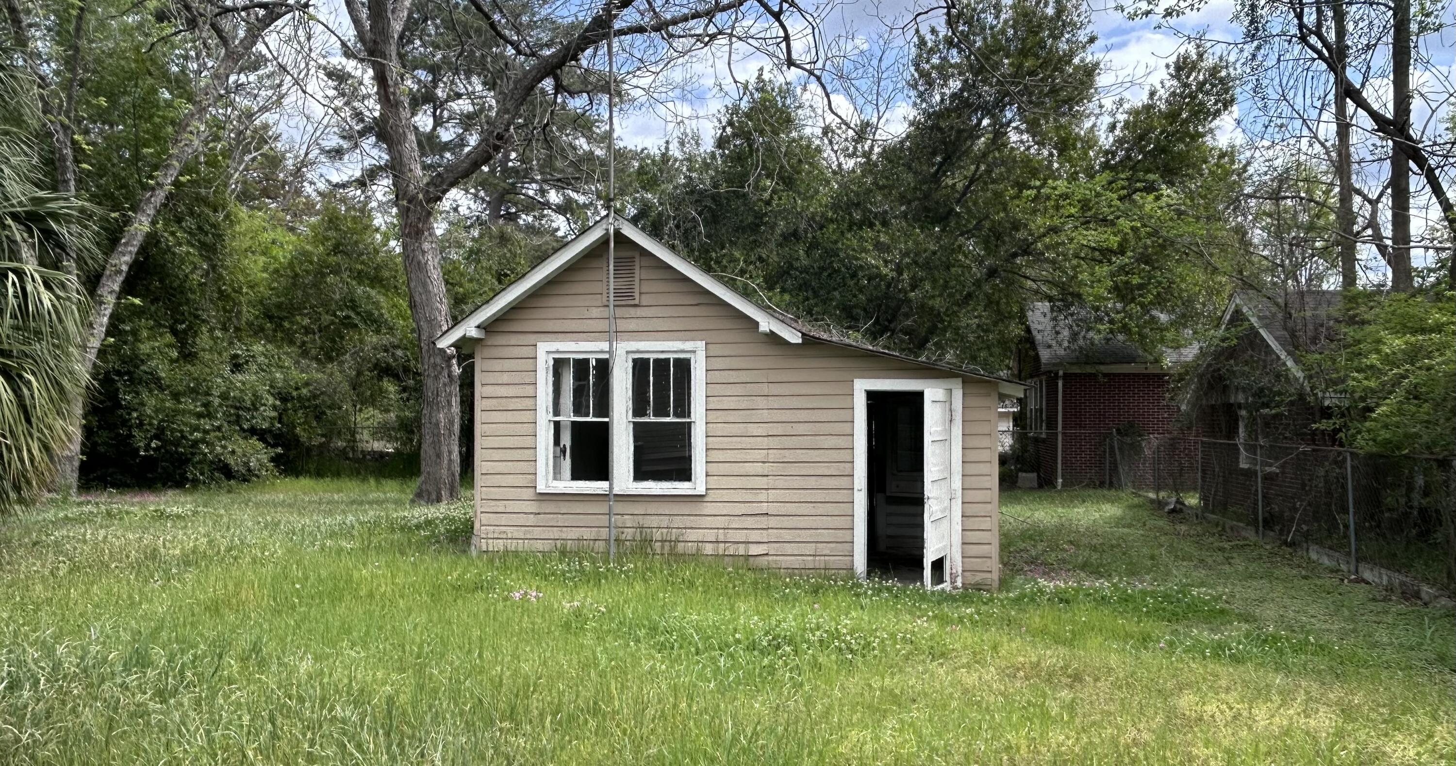 302 Horne Street St. George, SC 29477 - Photo 2 of 3 IMG_0897