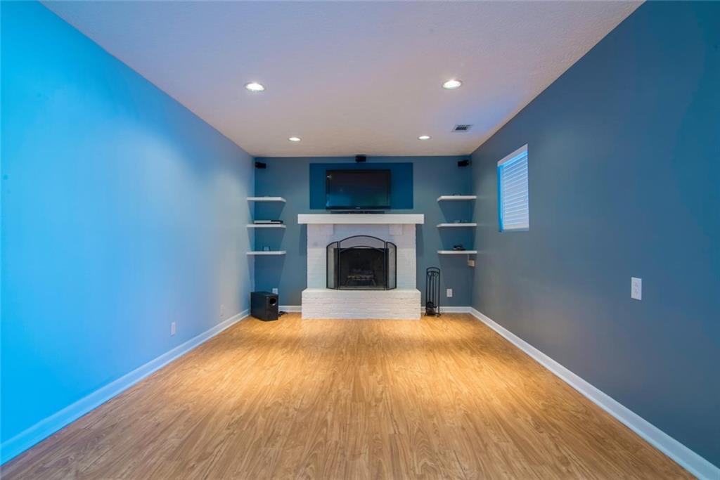 8649 Fox Ridge Lane Indianapolis, IN 46256 - Photo 4 of 26 Gallery Image 4