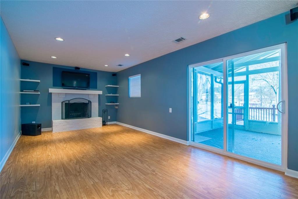 8649 Fox Ridge Lane Indianapolis, IN 46256 - Photo 5 of 26 Gallery Image 5