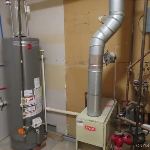 $2,100 | 4449 East Genesee Street, DeWitt, NY 13214