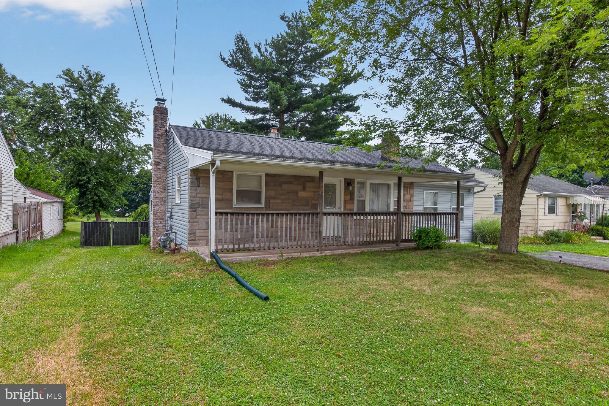 2725 Oakland Road Dover, PA 17315 - Photo 3 of 33