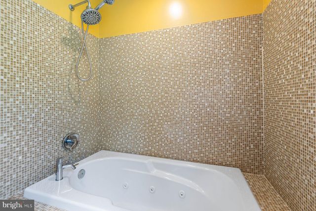 $1,300,000 | 1919 Dundee Road, Rockville, MD 20850