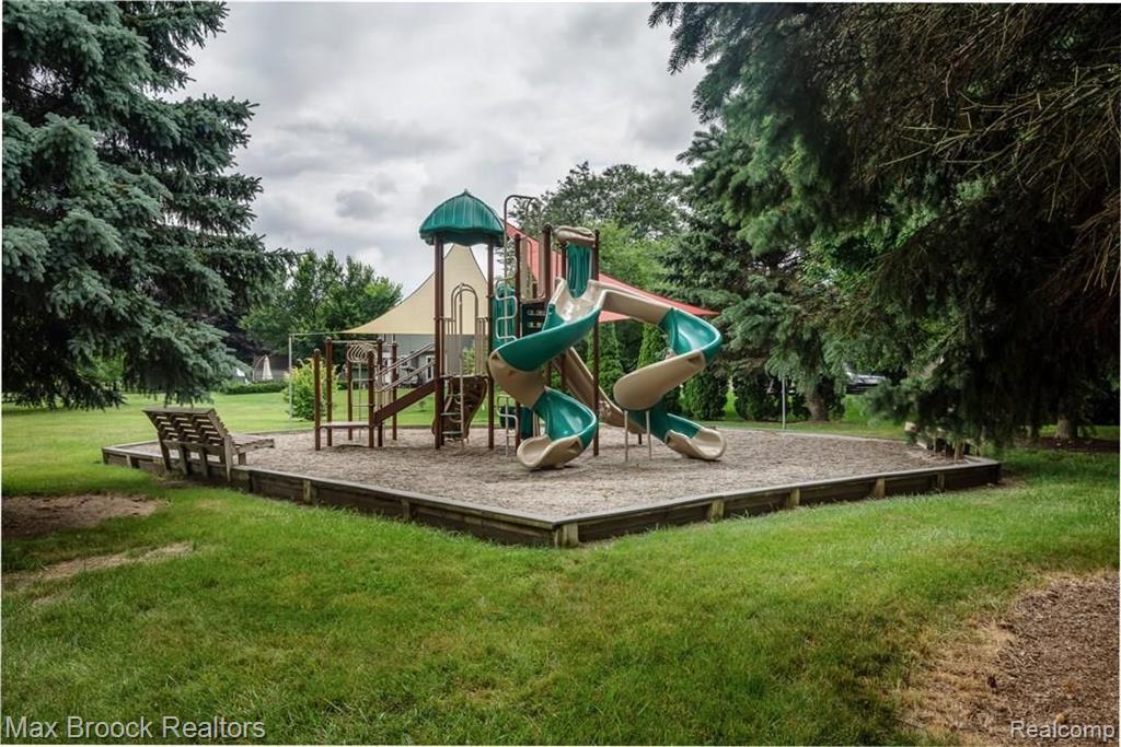 36186 Fredericksburg Road Farmington Hills, MI 48331 - Photo 38 of 38
