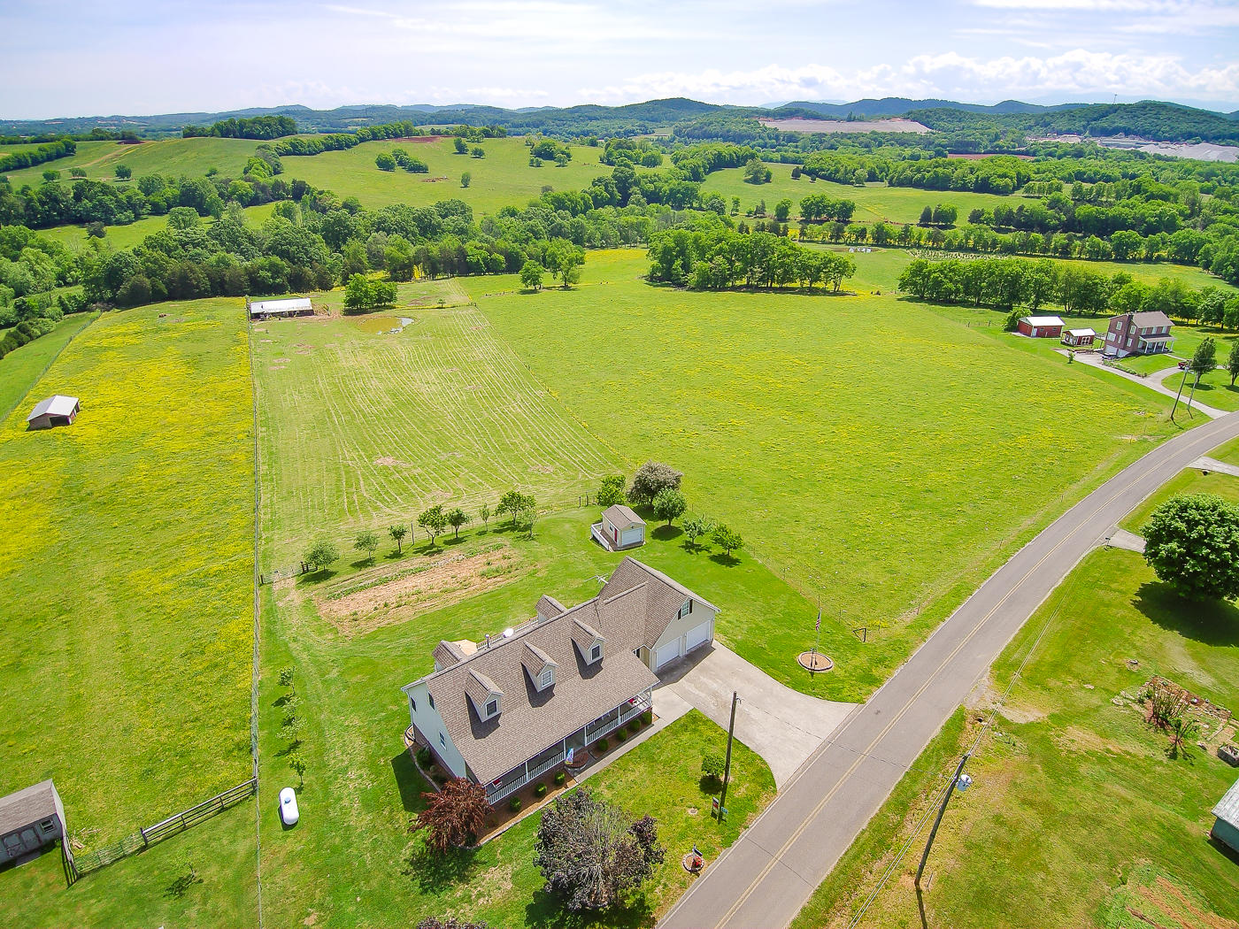 690 Beard Road Strawberry Plains, TN 37871 - Photo 3 of 39 690-Beard-Rd-Strawberry-Plains-TN-36