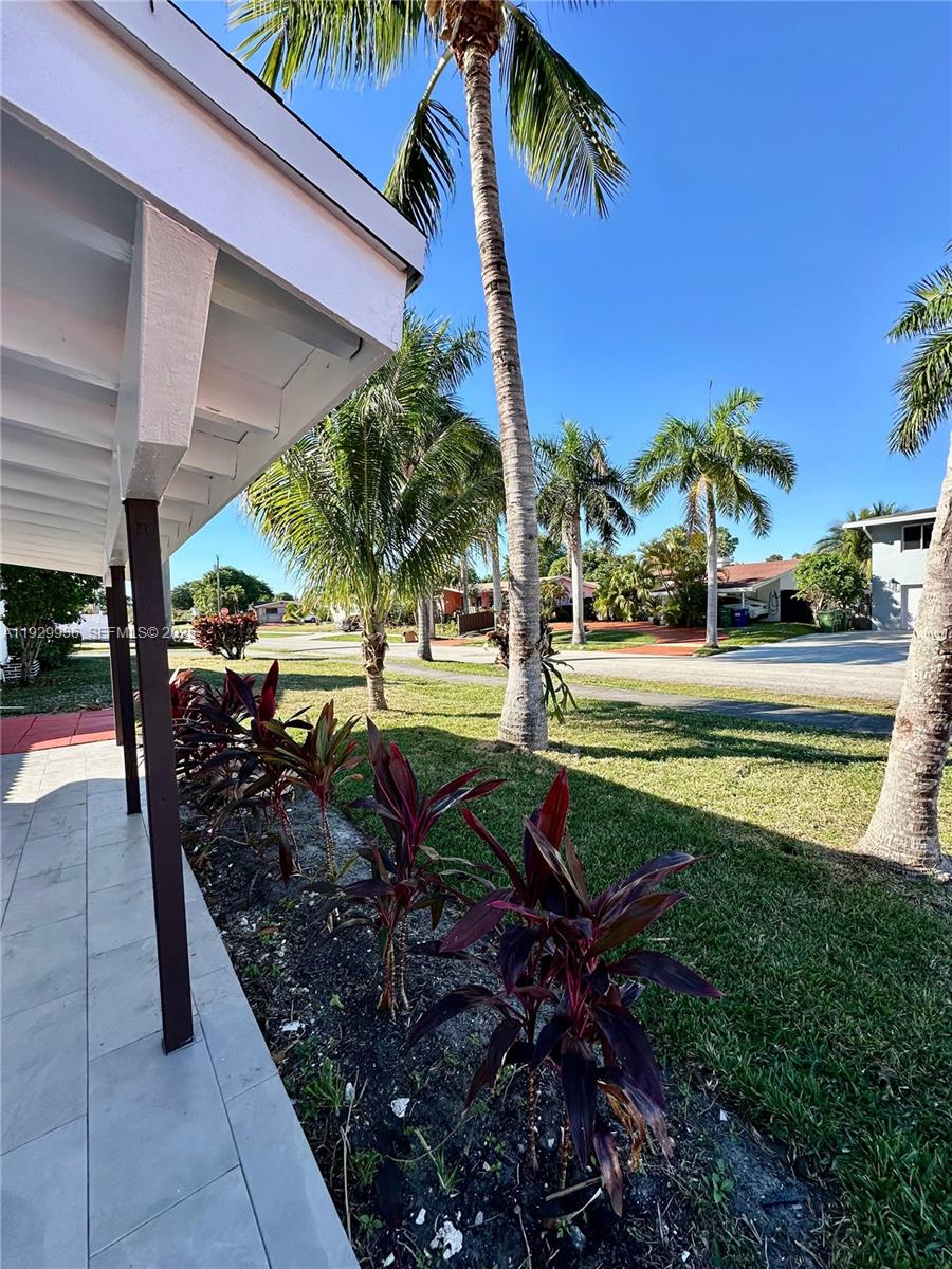 629 Southwest 4th Street Hallandale Beach, FL 33009 - Photo 3 of 27 a view of a backyard