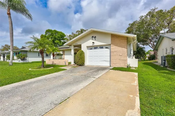 $329,900 | 2955 Briar Cliff Drive, Palm Harbor, FL 34684