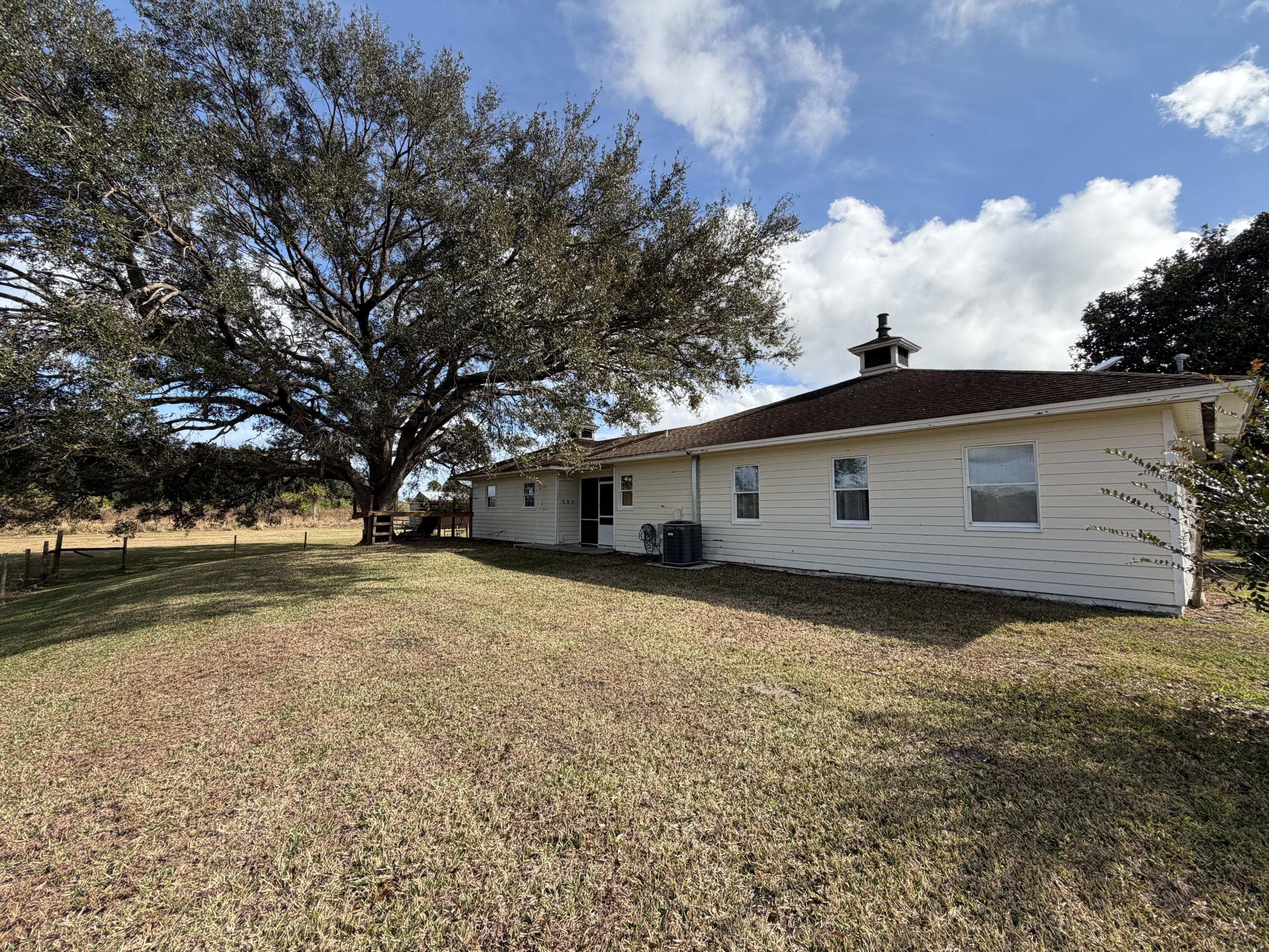 4000 Seminole Road Fort Pierce, FL 34951 - Photo 8 of 11 IMG_2229