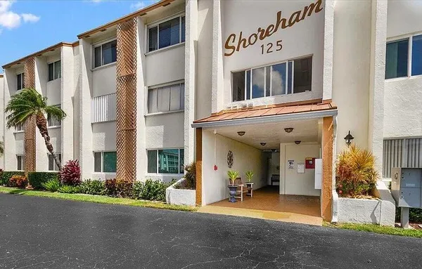 $1,550 | 125 Shore Court, Unit 205A, North Palm Beach, FL 33408