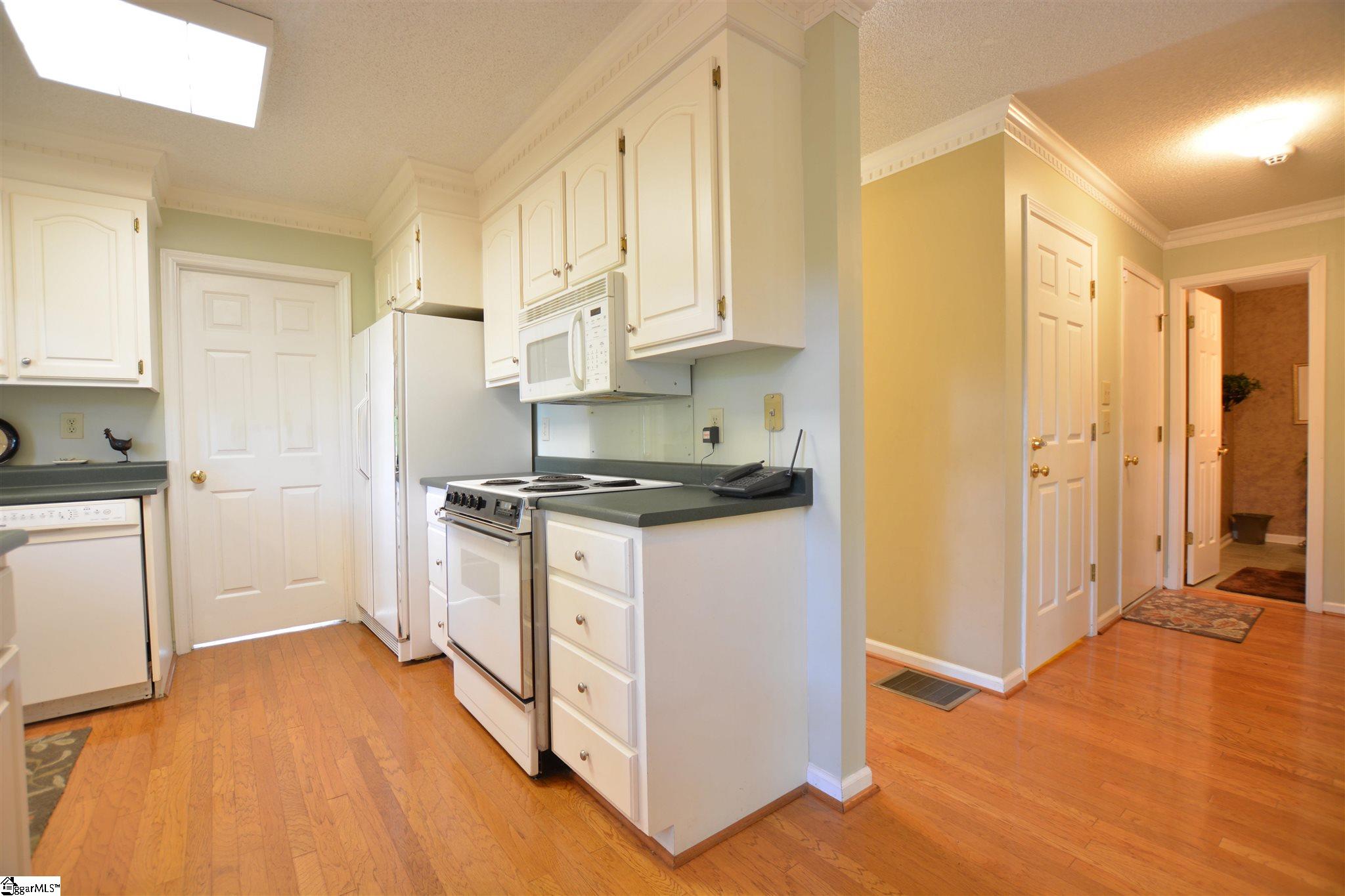 137 Emerald Way Simpsonville, SC 29681 - Photo 8 of 31