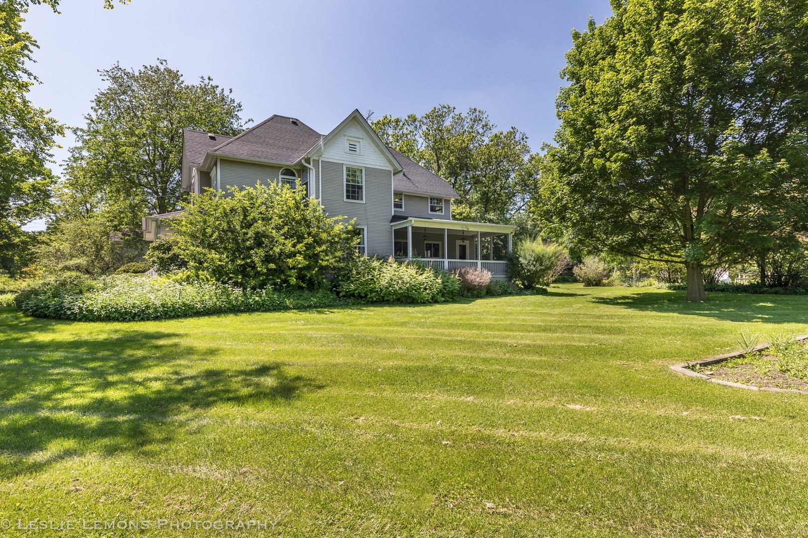 32-w028 Army Trail Road Wayne, IL 60184 - Photo 3 of 39 a view of a house with a swimming pool