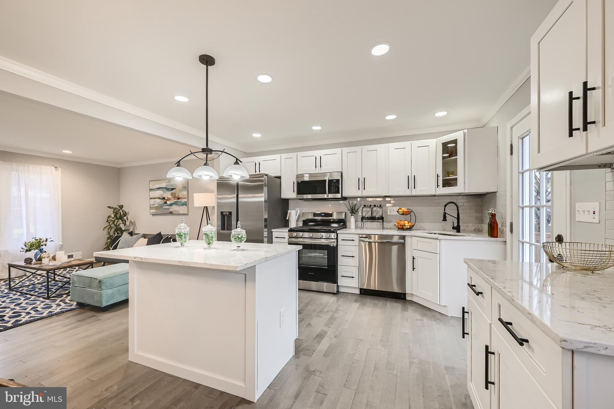 8703 Ashford Road Parkville, MD 21234 - Photo 9 of 27