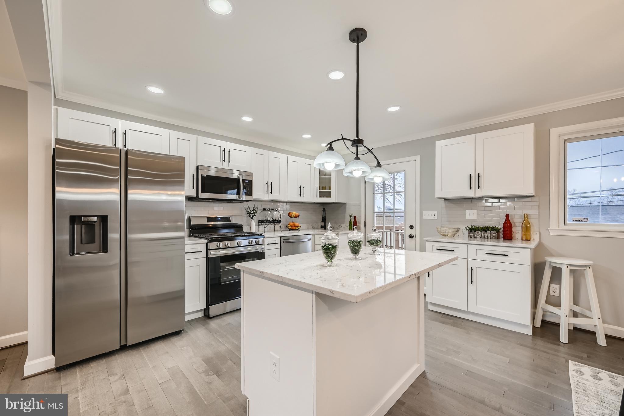 8703 Ashford Road Parkville, MD 21234 - Photo 10 of 27