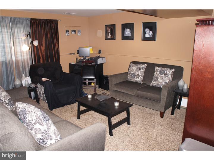 30 Homestead Road Stratford, NJ 08084 - Photo 11 of 25 Family Room