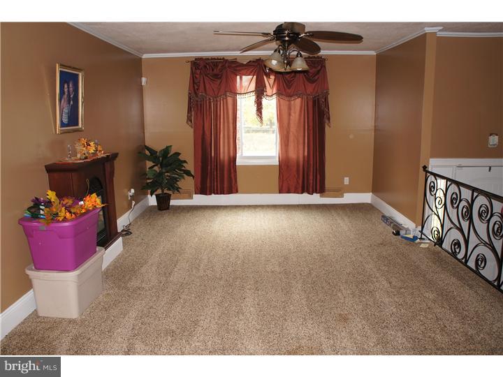 30 Homestead Road Stratford, NJ 08084 - Photo 5 of 25 Living Room