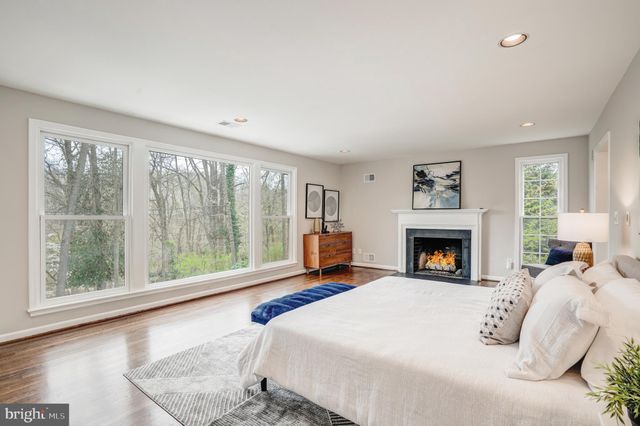 $2,350,130 | 5013 Randall Lane, Bethesda, MD 20816