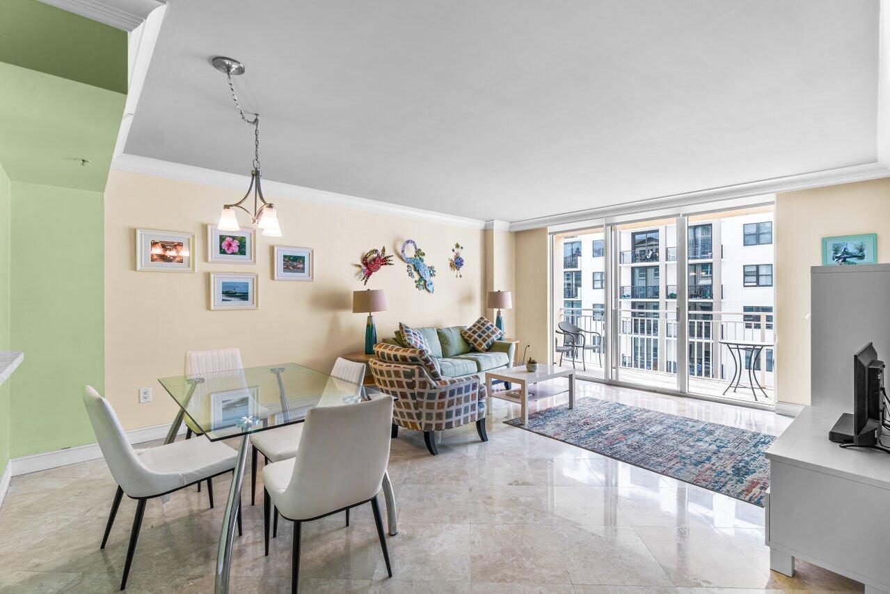 99 Southeast Mizner Boulevard, Unit 837 Boca Raton, FL 33432 - Photo 28 of 37 great room/dining room