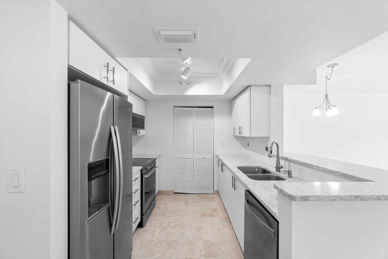 99 Southeast Mizner Boulevard, Unit 837 Boca Raton, FL 33432 - Photo 8 of 37 freshly painted