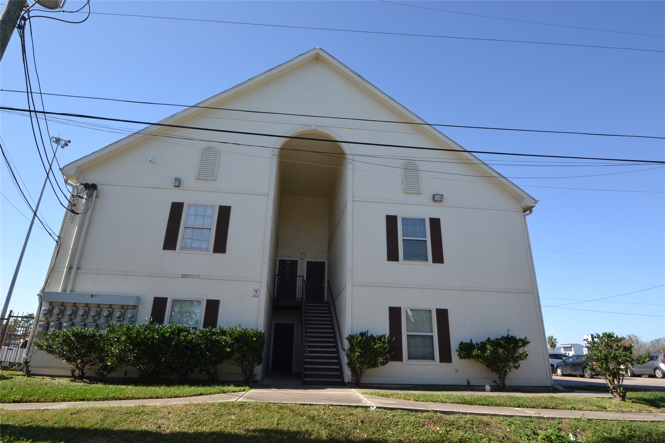 304 Dell Court, Unit 7 Houston, TX 77009 - Photo 1 of 36 a front view of a house