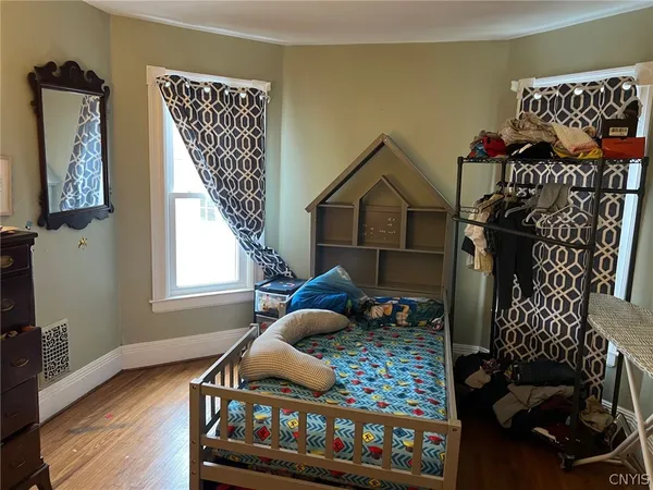 $180,000 | 110 Clinton Place, Utica, NY 13501