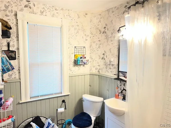 $180,000 | 110 Clinton Place, Utica, NY 13501