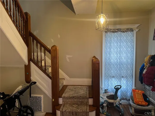 $180,000 | 110 Clinton Place, Utica, NY 13501