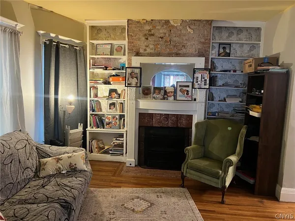 $180,000 | 110 Clinton Place, Utica, NY 13501