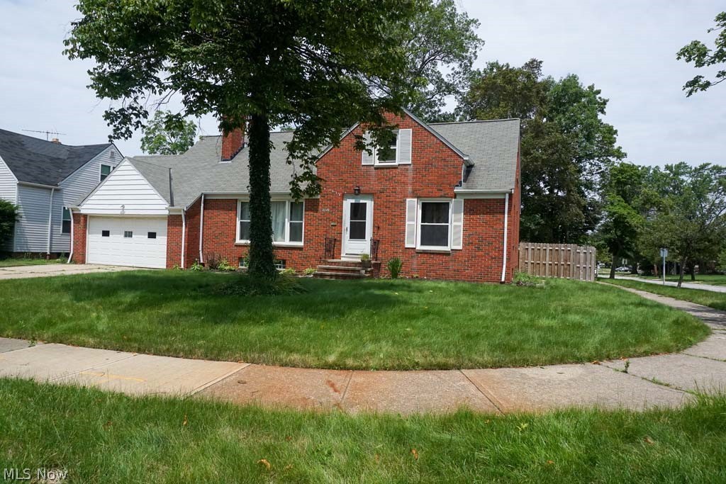 4249 Stilmore Road Cleveland, OH 44121 - Photo 2 of 35