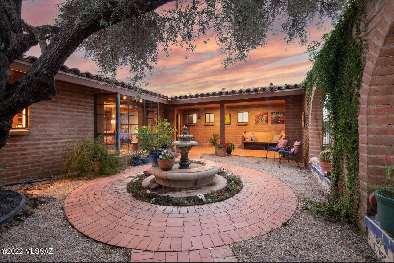 5705 East Fort Lowell Road Tucson, AZ 85712 - Photo 2 of 39