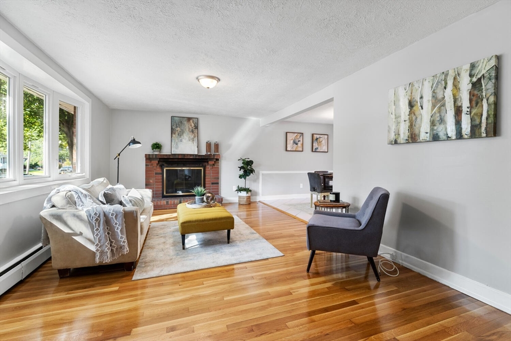 34 Sycamore Road Wakefield, MA 01880 - Photo 8 of 37 Gallery Image 8