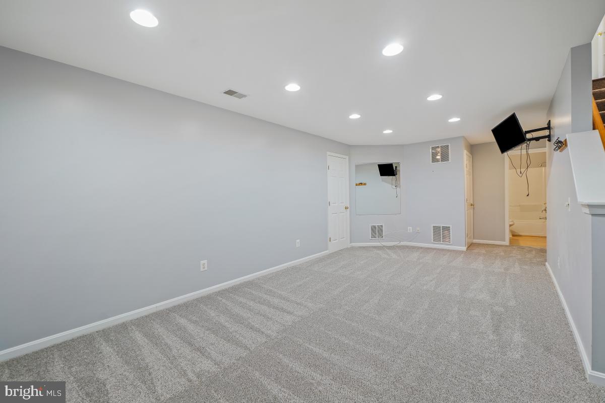 2442 Arctic Fox Way Reston, VA 20191 - Photo 42 of 58